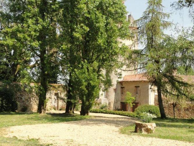 Magnificent Holiday Home With Pool Saint-Paul-du-Bois ภายนอก รูปภาพ